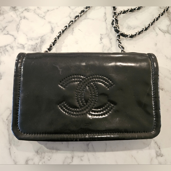 Chanel black patent leather silver chain hardware crossbody bag. W the dustbag! - Picture 9 of 16